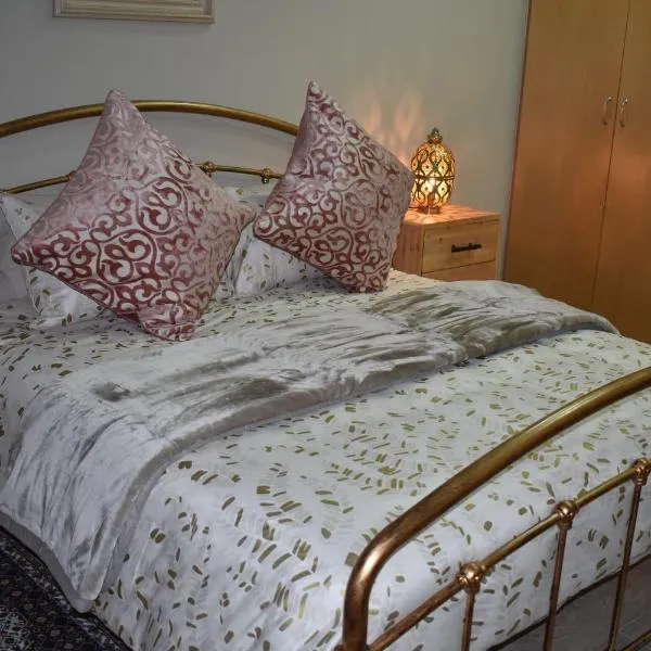 Pualani Self Catering, hotel in Strand