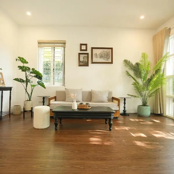 The Mira Villa West Lake by XÔI Residences, hotel en Hanói