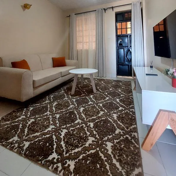 Staycation with Karimi, hotel en Embu