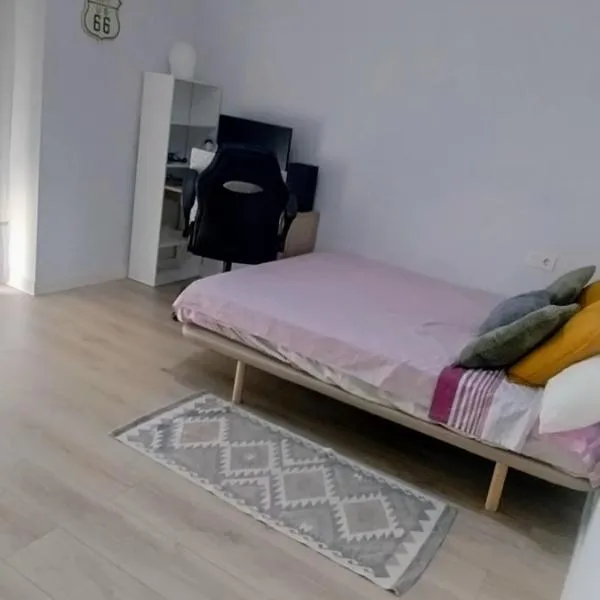 Habitación en el centro con balcón, hotel en Valencia