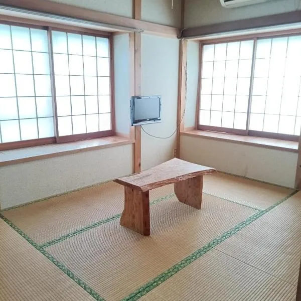 Guest House SUN Izu Shirahama, hotel v destinaci Šimoda