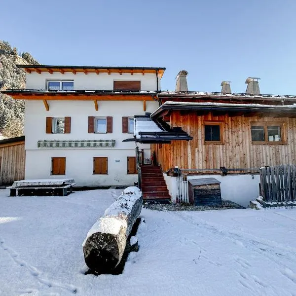 Chalet Vernel, Hotel in Canazei