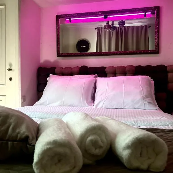 Luxury apartment with a private terrace, hotel in Diest