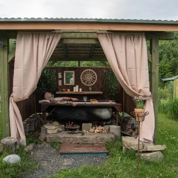 RESETówka nr 1 - chatka na odludziu z mega widokami & leśne SPA, hotel in Jaszczurowa