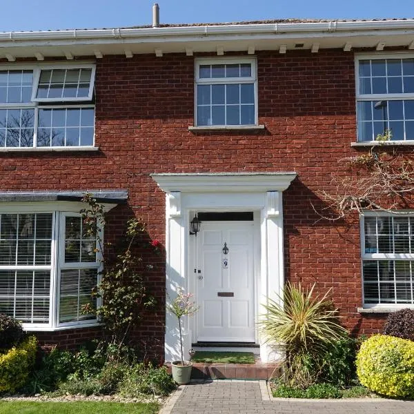 Luxury four bedrooms detached house in Dorset, hotel in Wimborne Minster