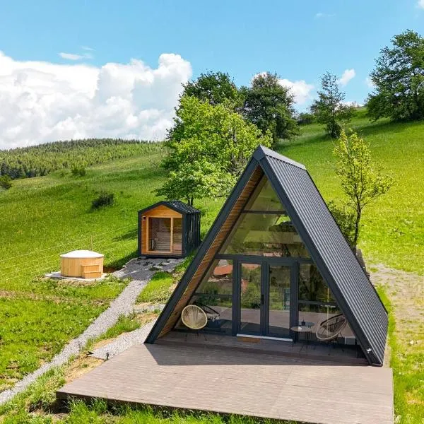 Holiday Cabins, hotel in Hosasău