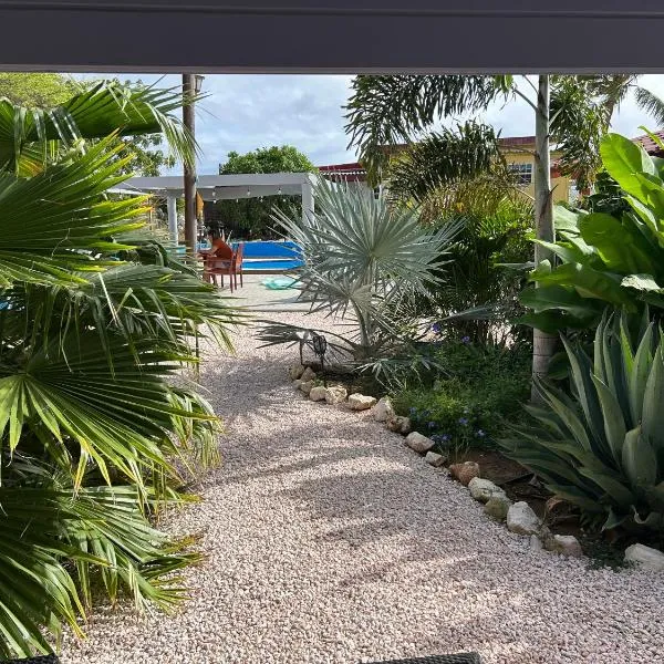 Aquila apartments en studios, hotel in Willemstad