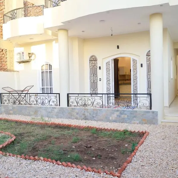 Tomorrow Land villa, ξενοδοχείο στο Λούξορ