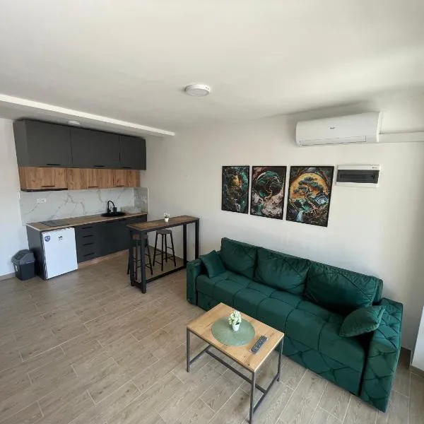 Dora 2, hotel em Veliko Gradište