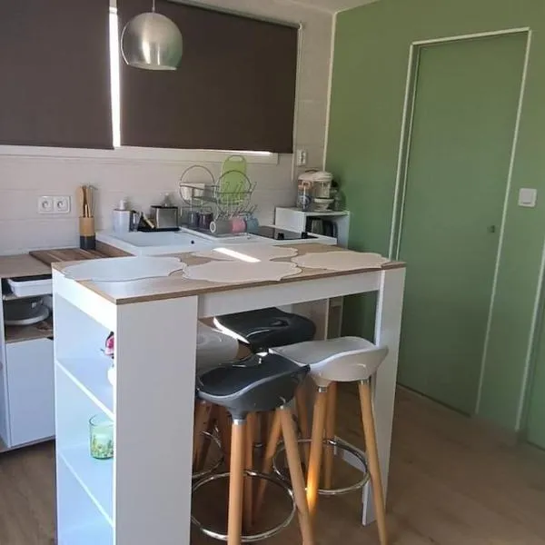 Tiny house neuve, confortable et parking gratuit, hotel in Poitiers