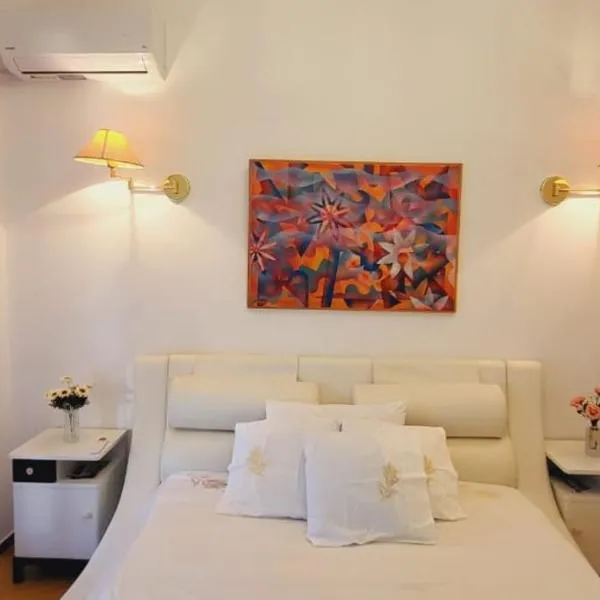 Casa Esmeralda Faliro, hotel in Athens
