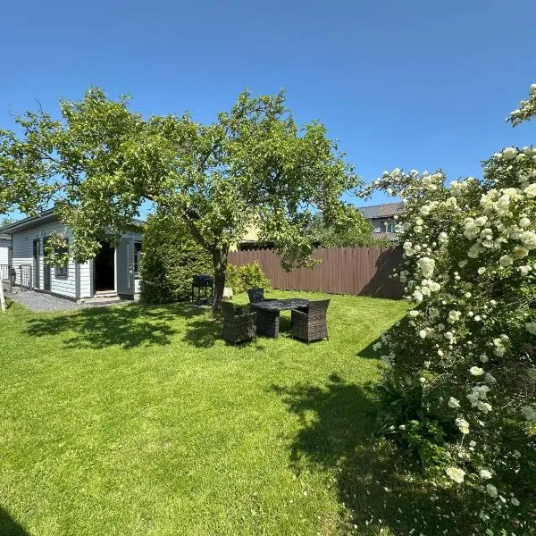 Rendixime - Karjamaa Garden Bungalows Free parking and coffee, hotel di Parnu