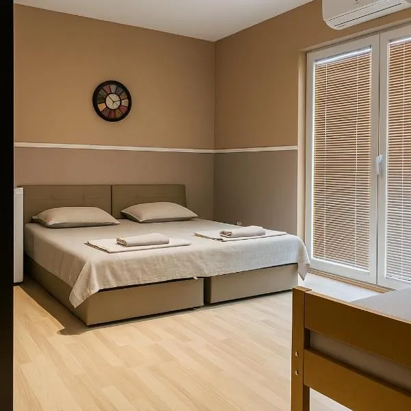 Struga Rooms-Dhoma-Sobi, hotel v destinaci Struga