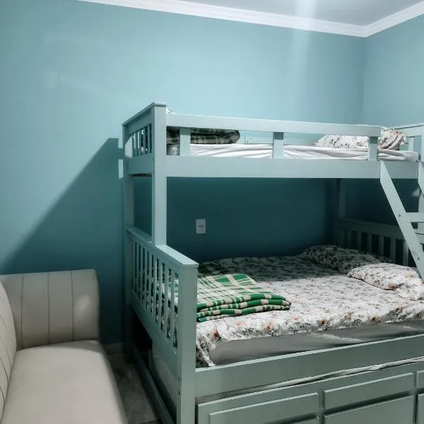 Quartos aconchegantes proximo ao aeroporto de Guarulhos – hotel w mieście Guarulhos