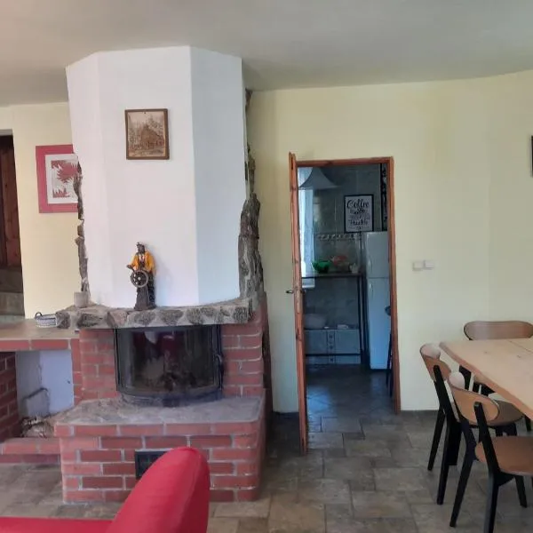 Apartament nad jeziorem, hotell sihtkohas Małe Swornigacie