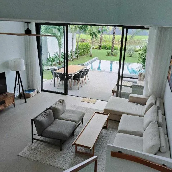 2-min from Private Beach Sanctuary Villa Ho Tram, hotell sihtkohas Hồ Tràm