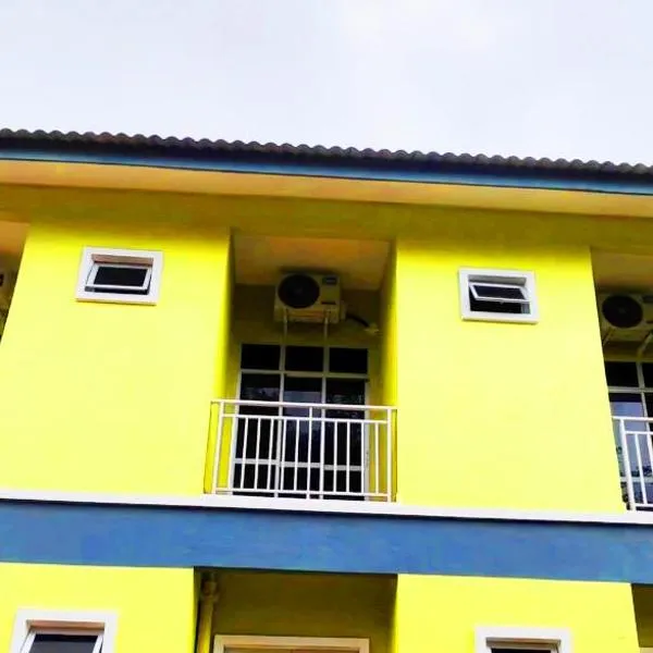 Crystal Beach Inn Terengganu, hotel in Kampong Balai Maras