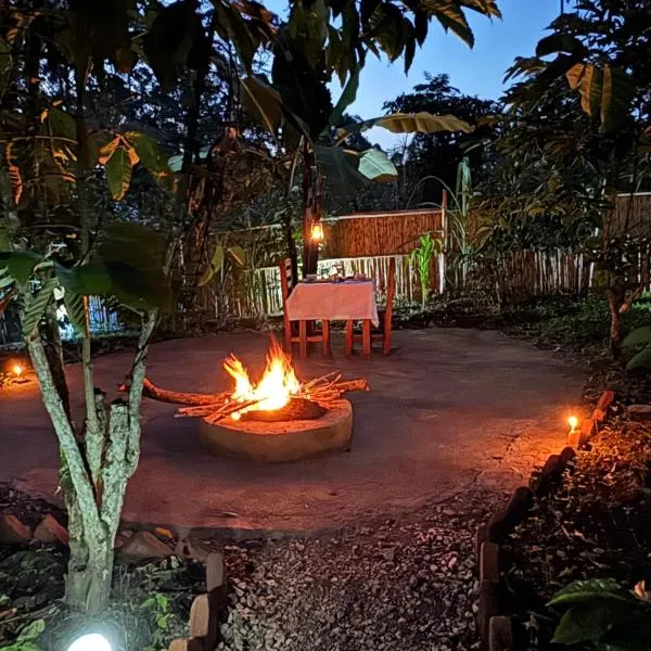Little Monkey Camp, hotel in Busimba