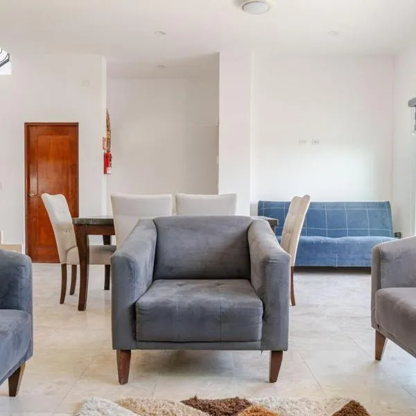 Tacho's House privacy comfort 5 luxury, ξενοδοχείο σε La Paz