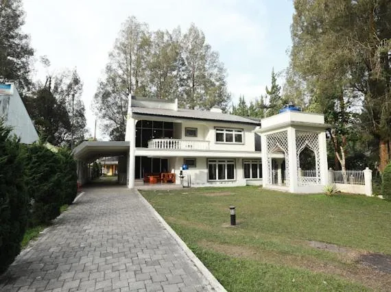 Villa Berastagi Indah A32 - TEBU MANIS, hotel in Berastagi