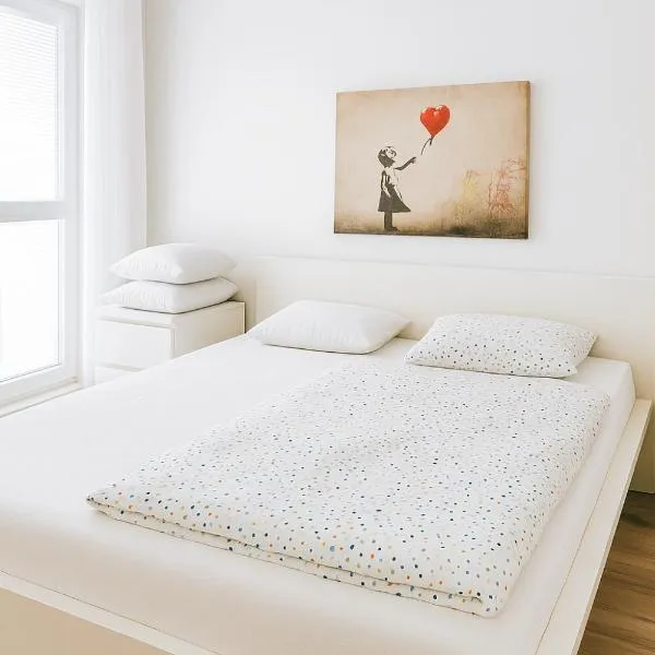 Apartmen Karlove 3 rooms free parking, family friendly, near center, hotel in Bratislava