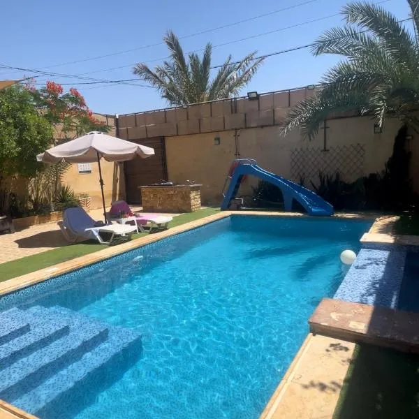 Orient Villa-Dead Sea, hotel in Sowayma