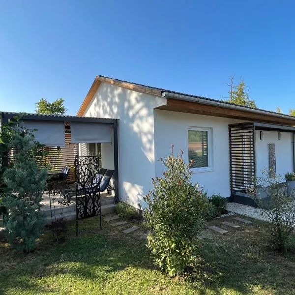 Jókai Apartmanház Balatonszárszó, hôtel à Balatonszárszó