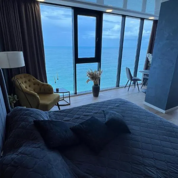 Апартаменты с шикарным видом на море, hôtel à Batoumi