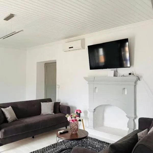 Krinos House in Kastellorizo, hotel en Meyisti
