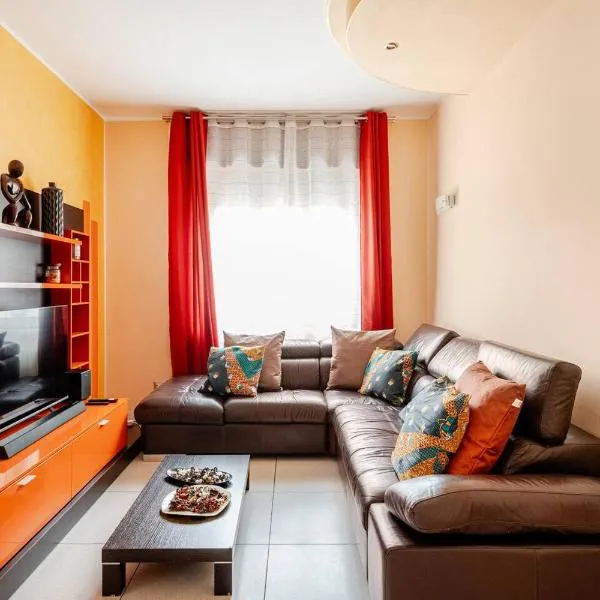 Stay in style - vibrant condo in San Giovanni Lupatoto, hotel in San Giovanni Lupatoto