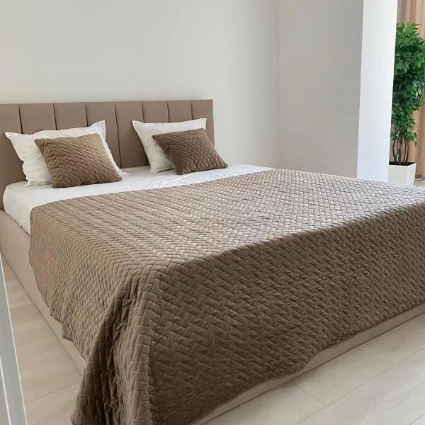 ATLANT luxury Big Family Five Apart - ТЦ ДЕПОТ, hotel en Chernivtsi