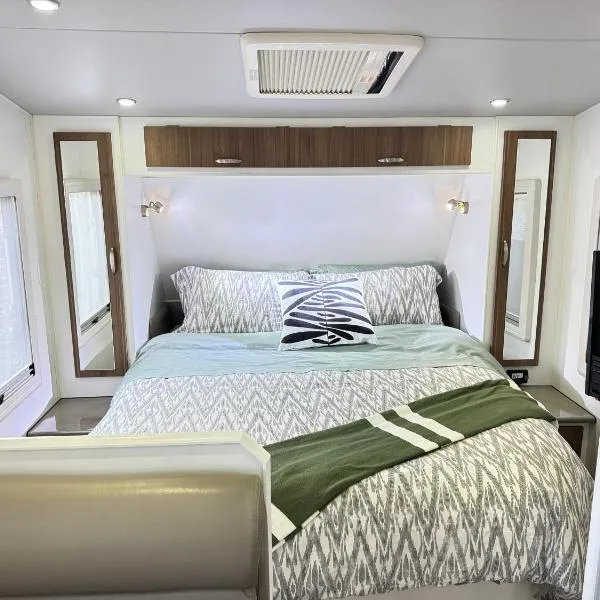 Tiny home in Bayswater, hotel in Bayswater