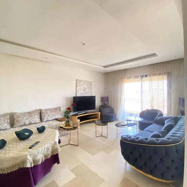 Luxurious and modern 2BR with View and Pool, hotel a Beni Brour