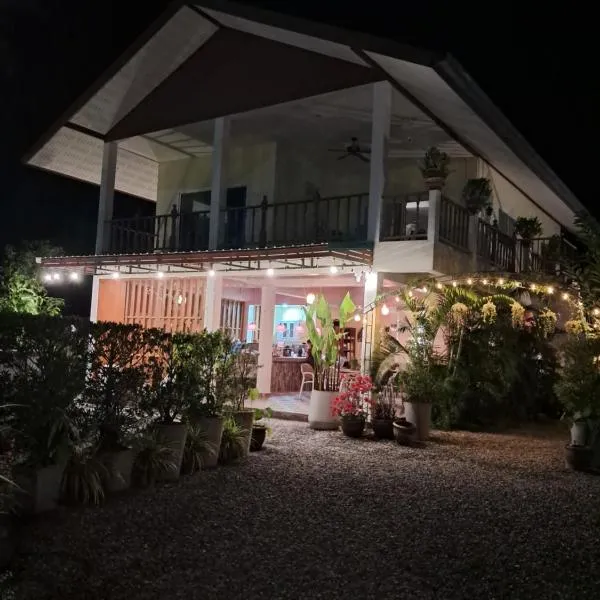 Bed & Breakfast To-Co, Hotel in Sichon