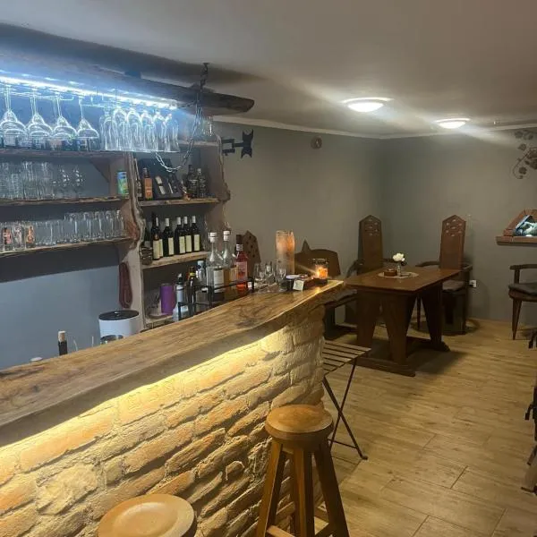 Vinný sklípek Drápalík, hotell sihtkohas Milovice