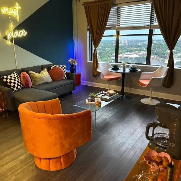 Condo with high rise views, hotel in Jacksonville