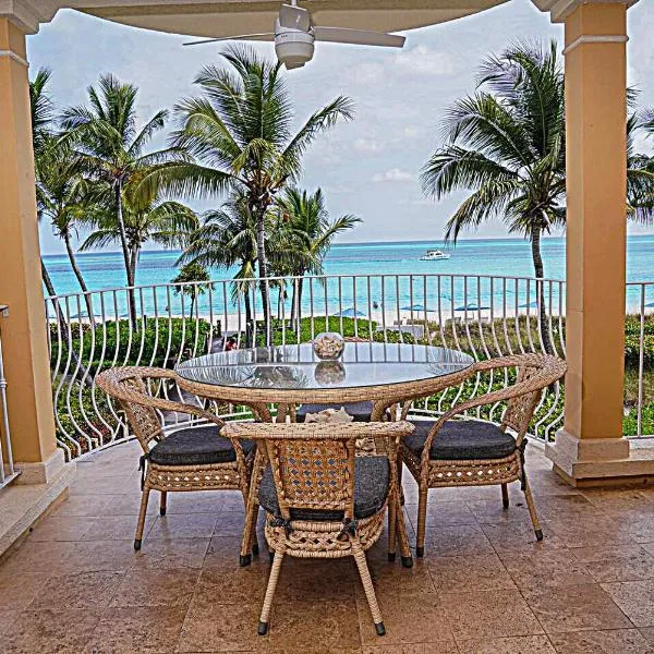 Villa Renaissance Unit 205 Grace Bay Beach, hotel u gradu 'Grace Bay'