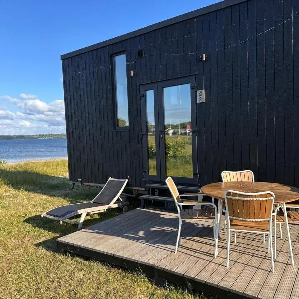 Tiny SeaSide - Loddenhøj, hotel in Lillekobbel