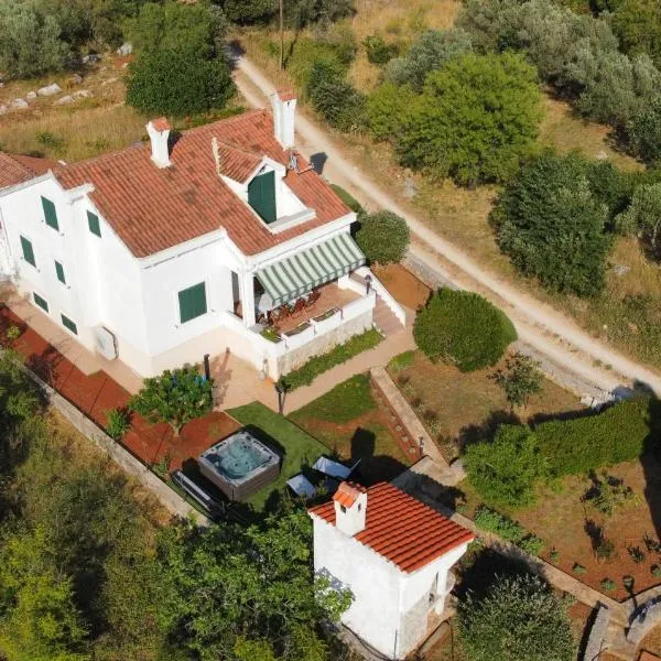 Holiday house "LEA", ξενοδοχείο σε Lukoran