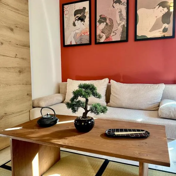 Sakura Suite - Jacuzzi and Cinema, hotel in Saint-Quentin