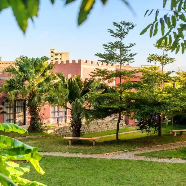 Le Chat'o Park Hotel Ivato Airport NAVETTE GRATUITE H24, hotel in Antananarivo