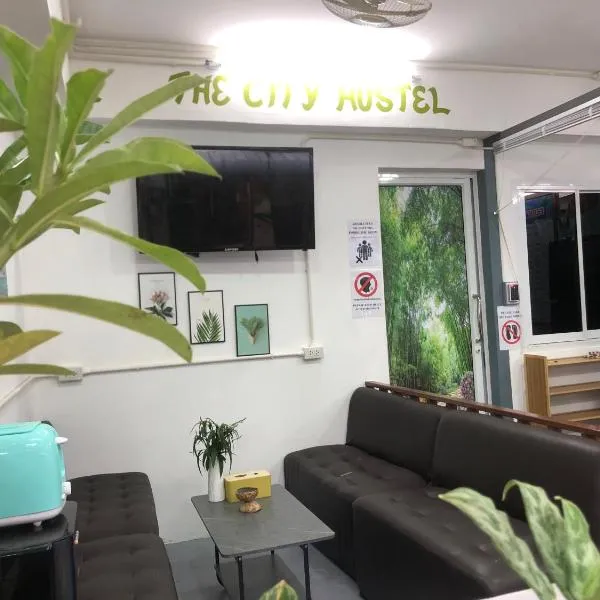 The City Hostel, hotel in Phi Phi Islands
