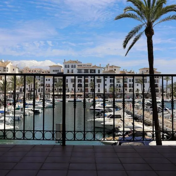 Puerto Duquesa fancy condo overlooking Marina, hotel sa Manilva
