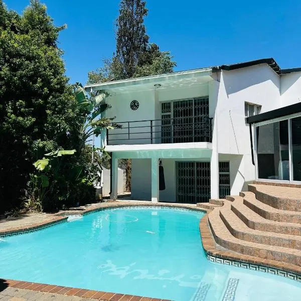 Mondeor holiday Home, hotel en Johannesburgo