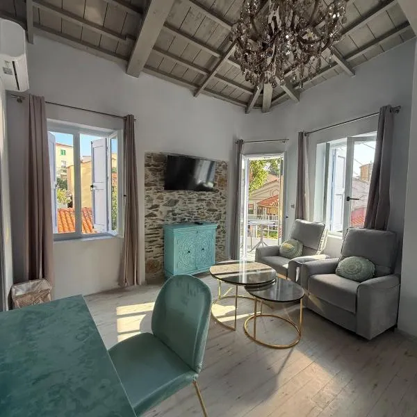 Gorgeous restored house at Platanos square, hotel in Lésvos