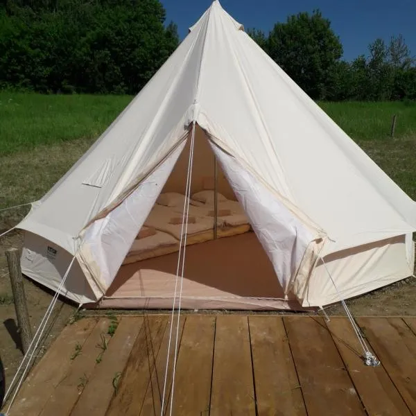 glampling namiot przy podeście, hotel v destinaci Leszczawka