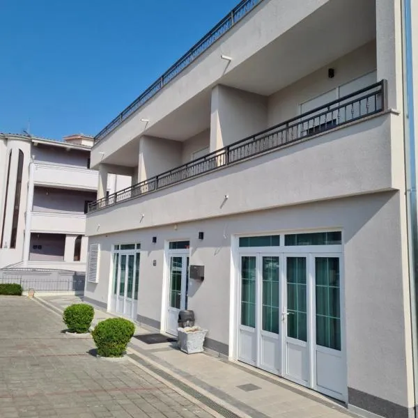 Hotel Adria, hôtel à Kaštela