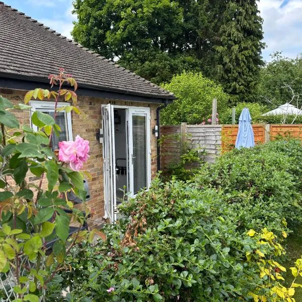 Garden Studio in Bourne End, Hotel in Bourne End