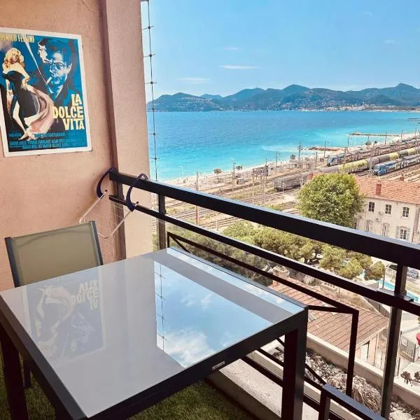 Apartment Cannes sea view!, hotel u Kanu