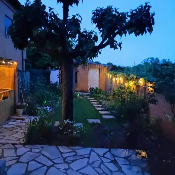 Jolie maison avec spa exterieur, khách sạn ở Montpellier
